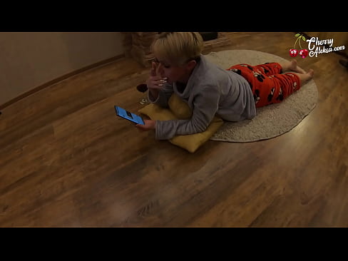 ❤️ Mcheshi Mwenye Kichaa Anayenyonya Diki Kubwa Akimnyonya na Kumdunda Juu yake - Ngono ya Mkundu Pono ❌